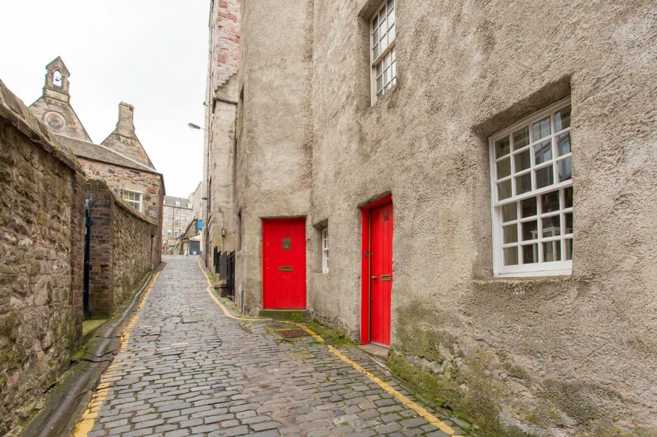 Charming Apartment In The Old Town Édimbourg Extérieur photo